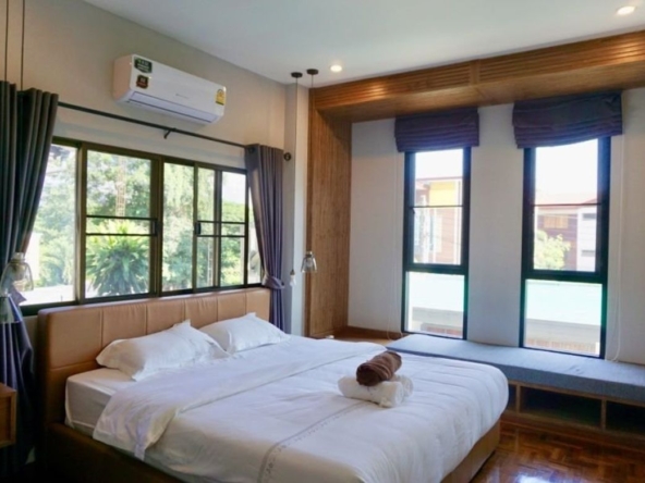 A modern house with pool for rent or sale in San Sai