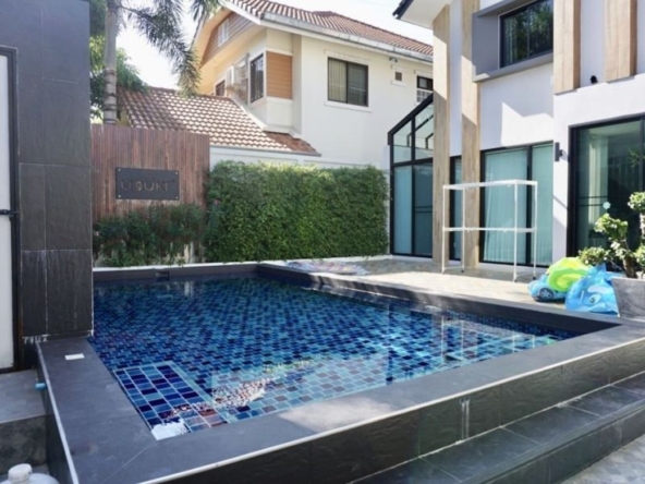 A modern house with pool for rent or sale in San Sai