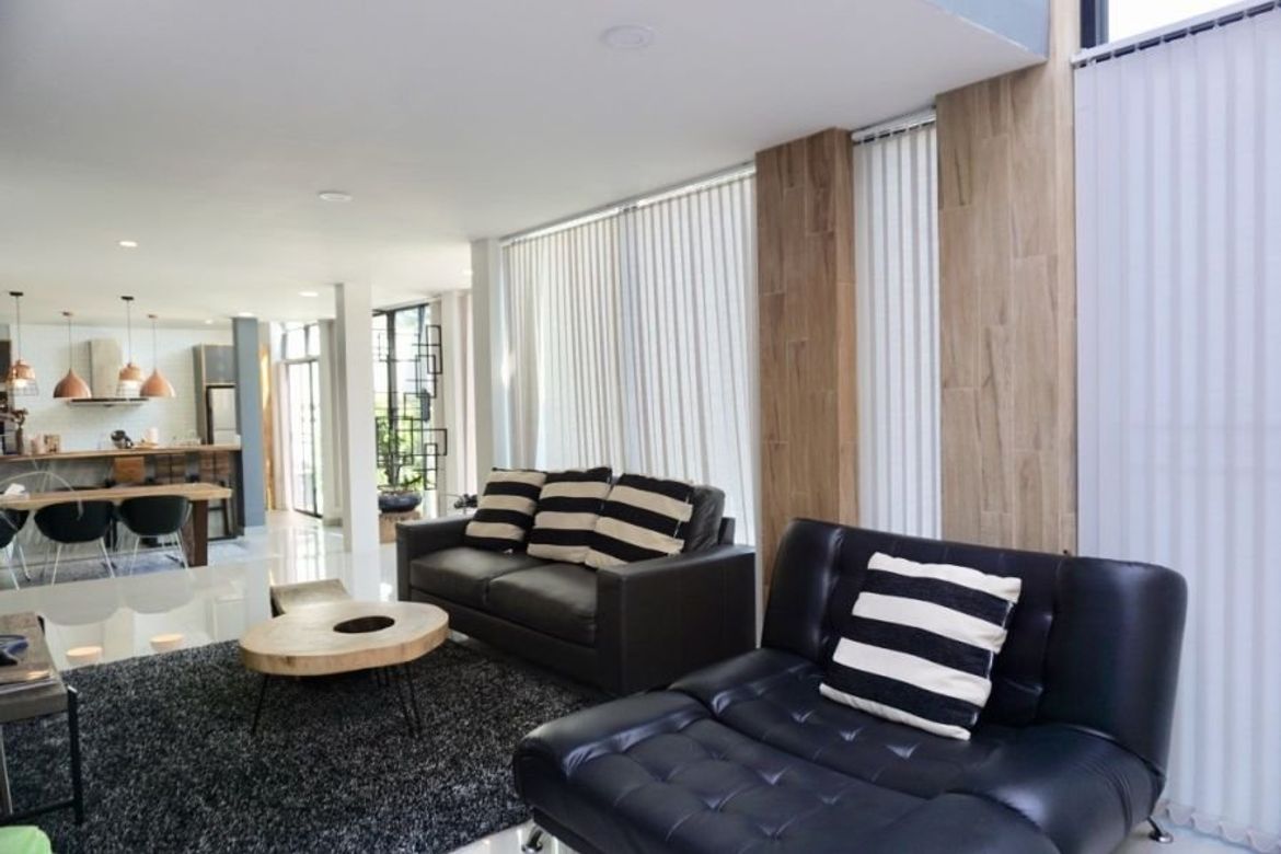 A modern house with pool for rent or sale in San Sai