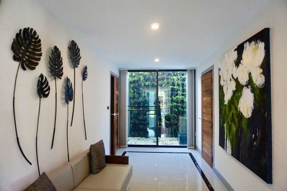 A modern house with pool for rent or sale in San Sai