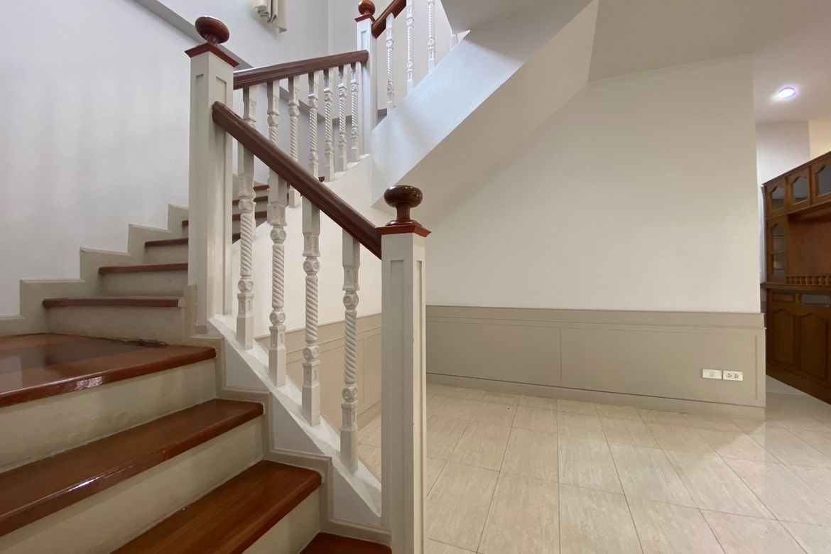 3 bed house for rent or sale in Saraphi