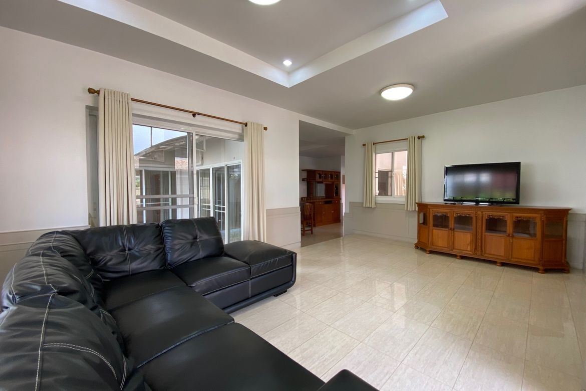 3 bed house for rent or sale in Saraphi