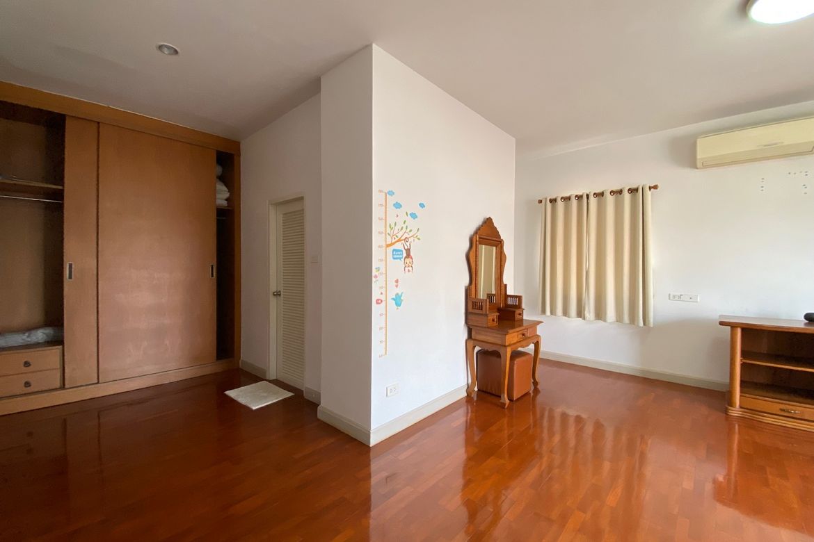 3 bed house for rent or sale in Saraphi