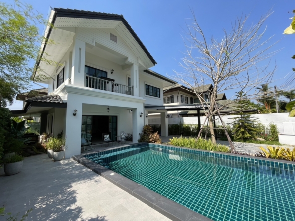 Newly refurbished 4 bedroom house with pool for sale in San Kamphaeang-SHG-HS483