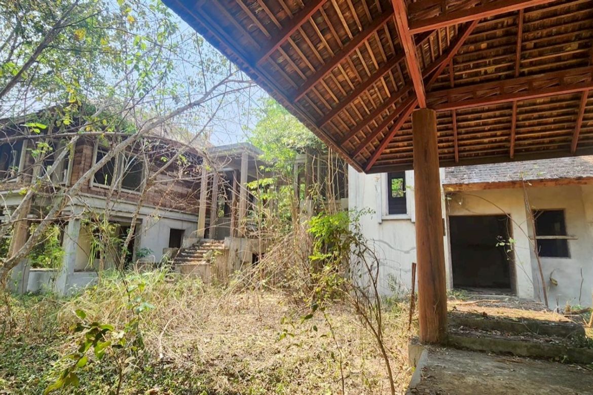 A large plot of land for sale in Mae Rim