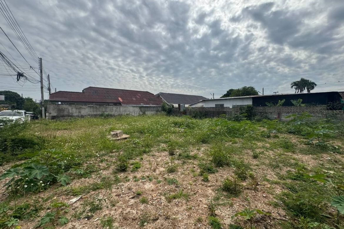 Nice plot of land for sale in Chiang Mai city near Airport
