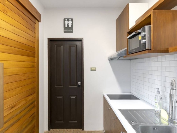 Available for Monthly and Short Term Rent!!  4 bedrooms Modern Stylish Lanna Contemporary Villa & Art Gallery  with Private Swimming pool near Nimman.-CMB-CMB04835