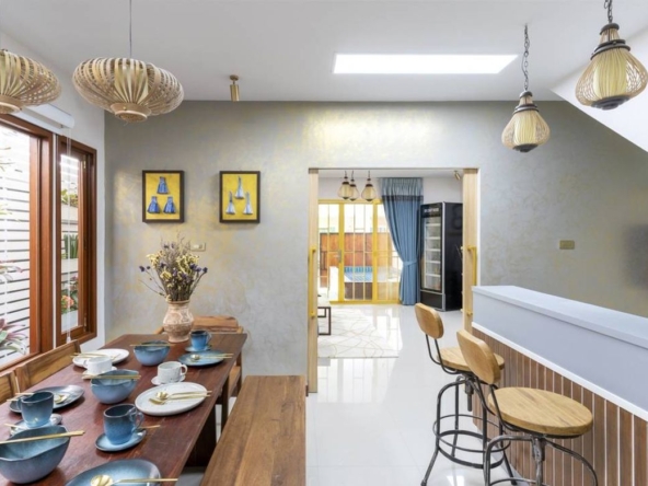Available for Monthly and Short Term Rent!!  4 bedrooms Modern Stylish Lanna Contemporary Villa & Art Gallery  with Private Swimming pool near Nimman.-CMB-CMB04835