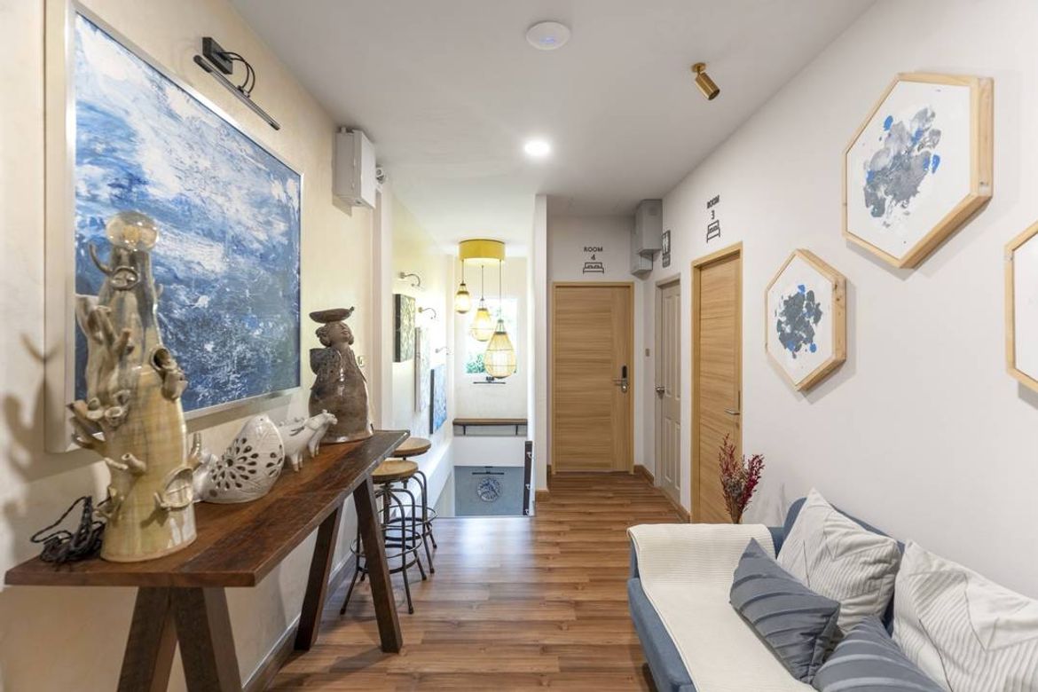 Available for Monthly and Short Term Rent!!  4 bedrooms Modern Stylish Lanna Contemporary Villa & Art Gallery  with Private Swimming pool near Nimman.-CMB-CMB04835