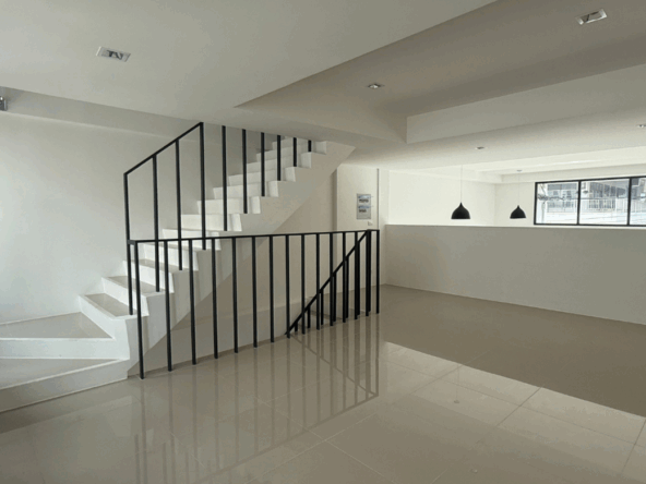 3Bathrooms