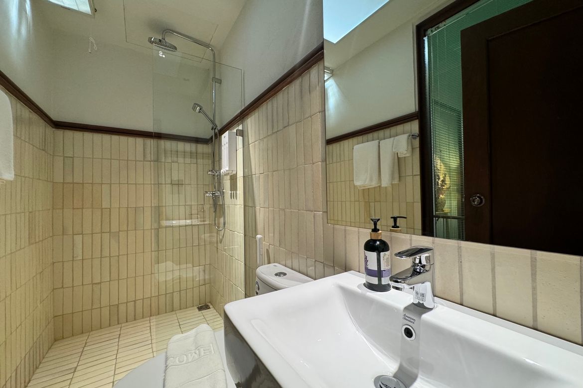 4 bed house for rent in Muang