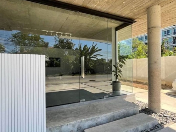 4 Bedroom Townhouse for sale-CMB-CMB04582