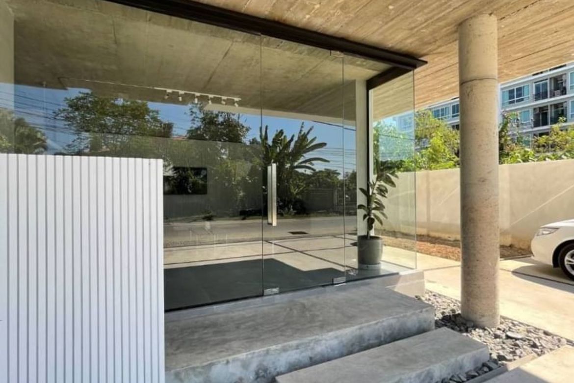 4 Bedroom Townhouse for sale-CMB-CMB04582
