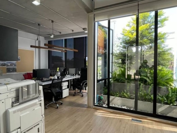 4 Bedroom Townhouse for sale-CMB-CMB04582