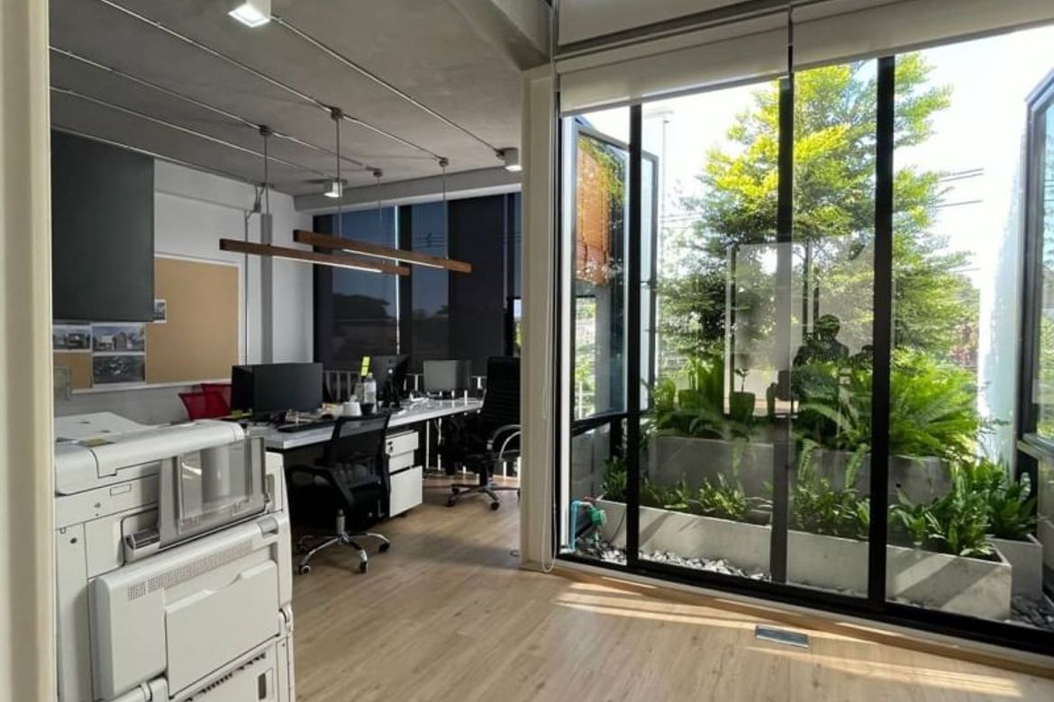 4 Bedroom Townhouse for sale-CMB-CMB04582