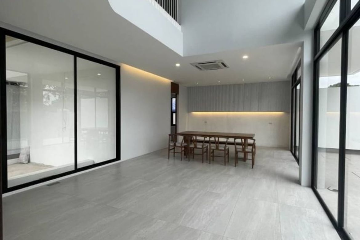 4 Bedroom Townhouse for sale-CMB-CMB04582