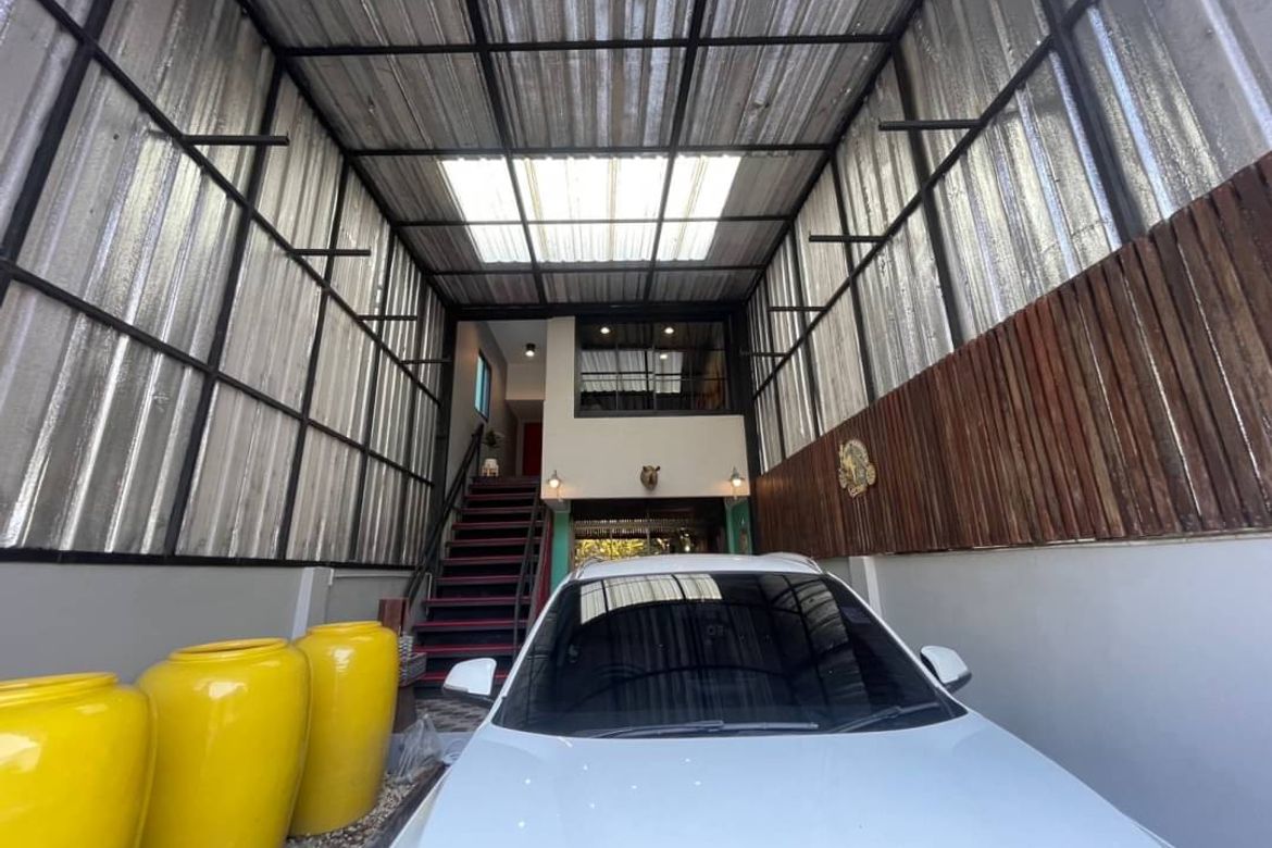 three bathroom town house has a usable area total 240 sq.m.(2