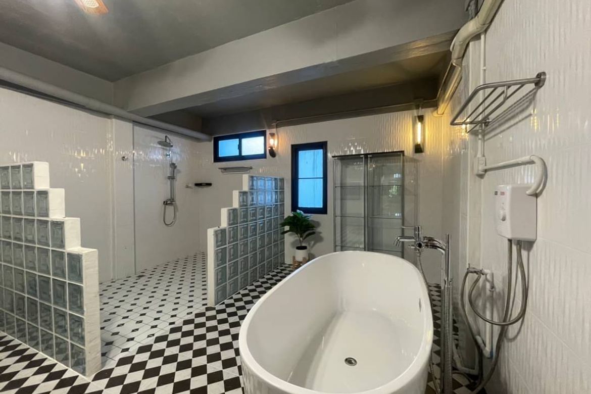 three bathroom town house has a usable area total 240 sq.m.(2