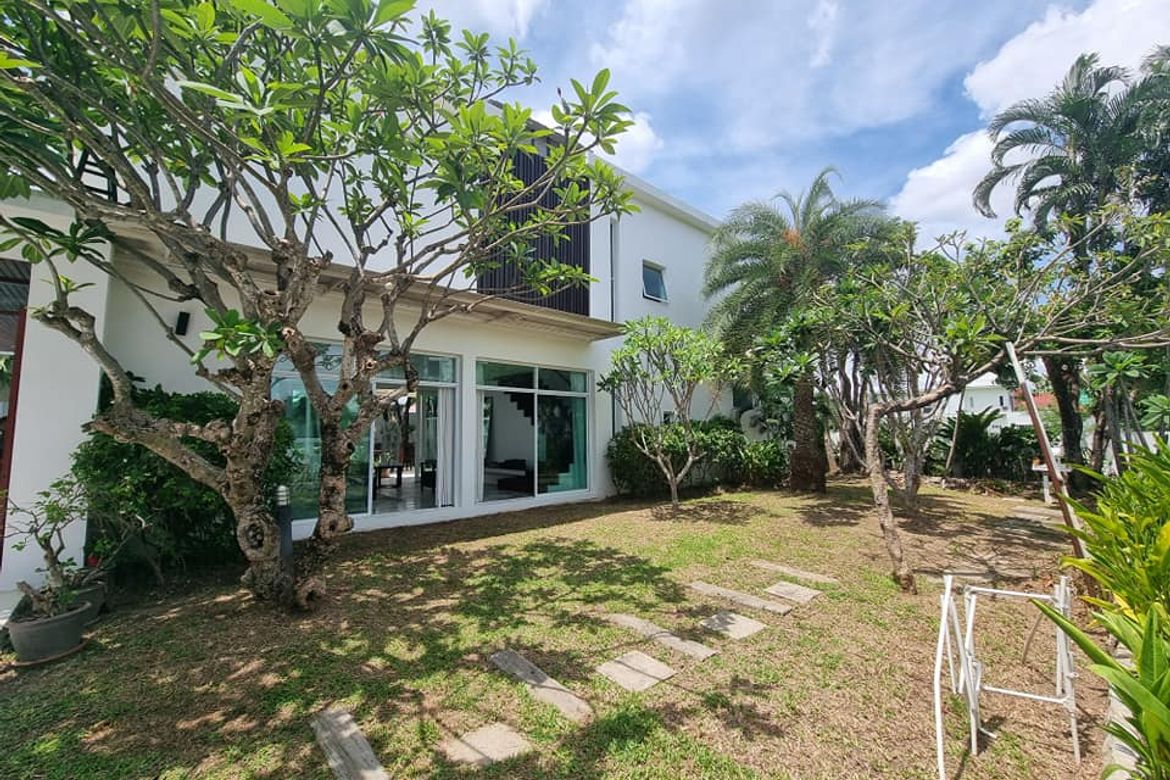 3-Bedroom Pool Villa for Rent in Hang Dong Zone