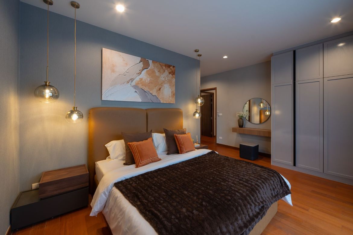 4 Bedrooms