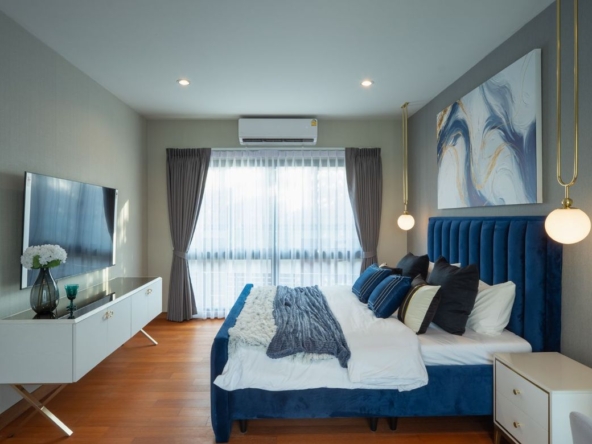 4 Bedrooms