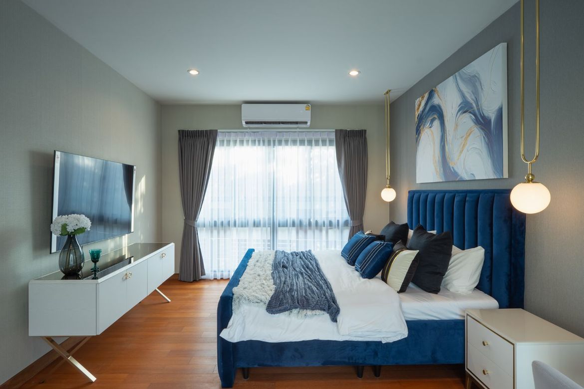 4 Bedrooms