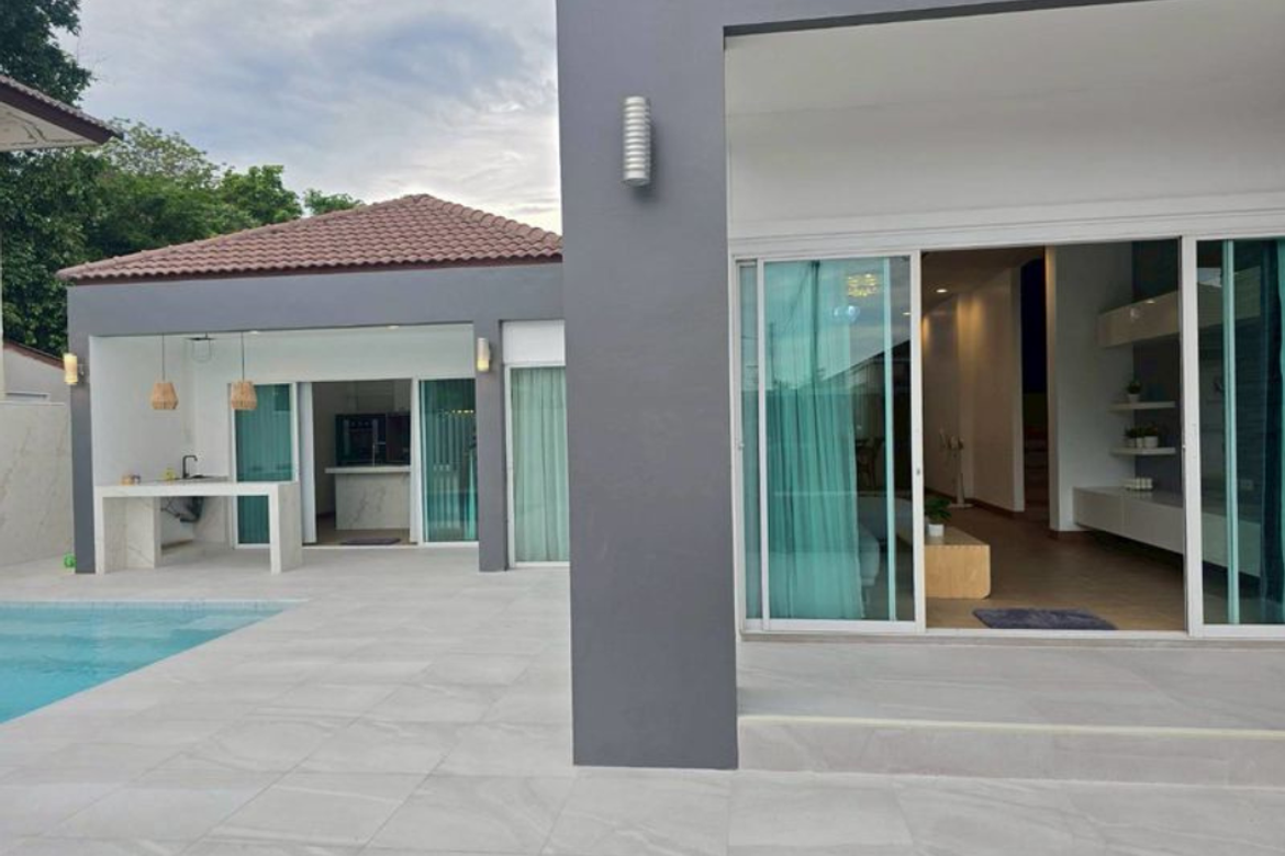 5 Baths