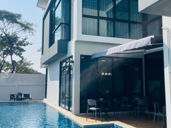 private swimming pool