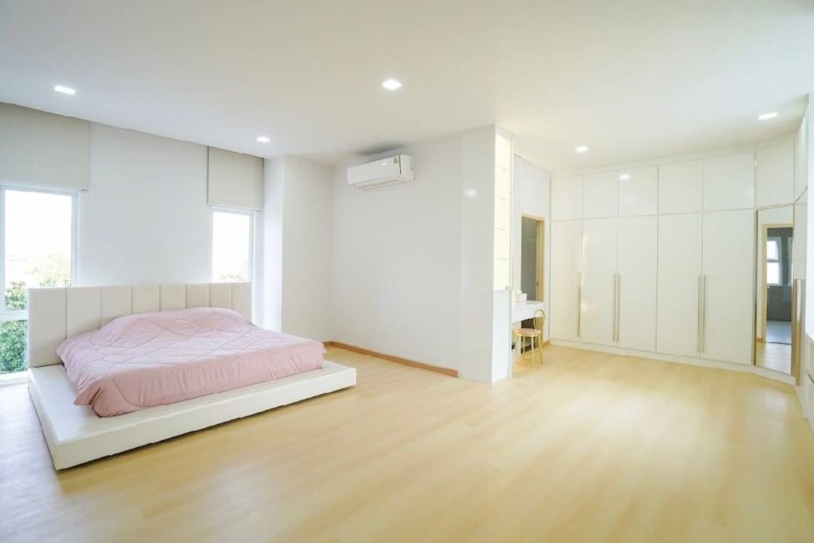 offering you true comfort and privacy with premium facilities. Suitable fo-CMB-CMB04818