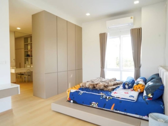 Luxury Hi-End Pool Villa  A modern luxury home near Chiang Mai city center