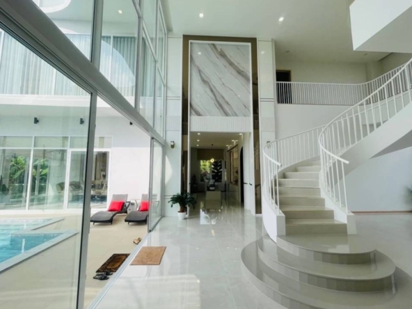 Luxury Hi-End Pool Villa  A modern luxury home near Chiang Mai city center