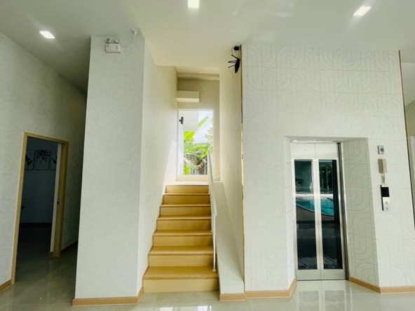 offering you true comfort and privacy with premium facilities. Suitable fo-CMB-CMB04818
