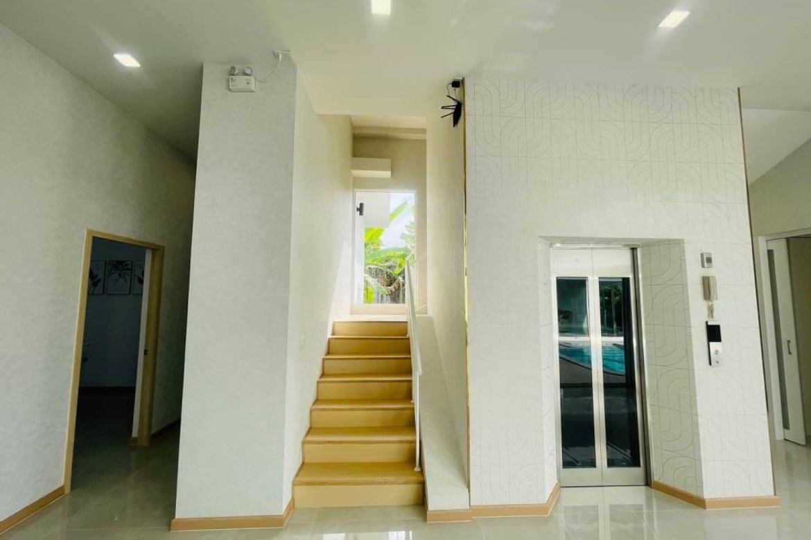 offering you true comfort and privacy with premium facilities. Suitable fo-CMB-CMB04818
