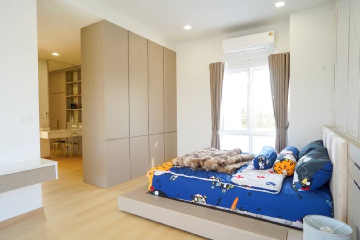 Luxury Hi-End Pool Villa  A modern luxury home near Chiang Mai city center