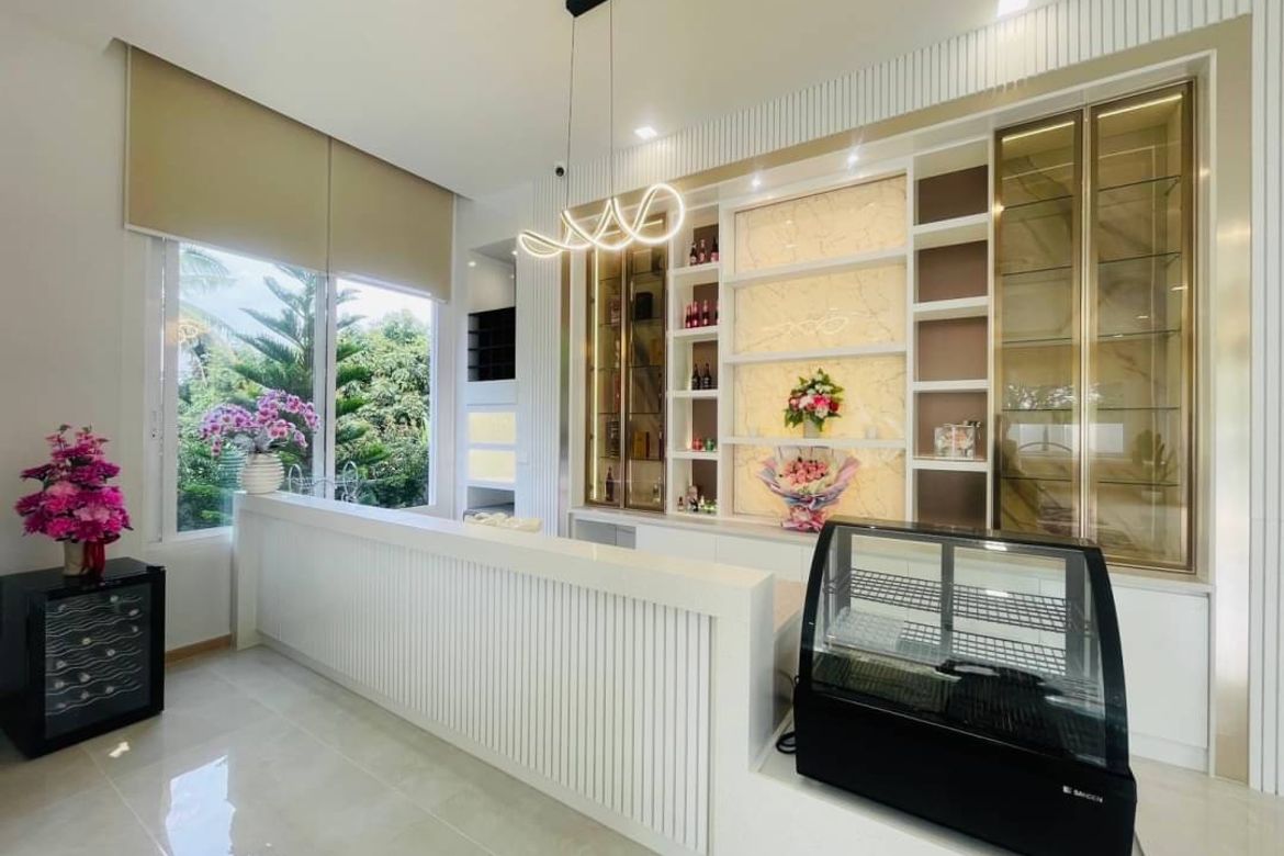 Luxury Hi-End Pool Villa  A modern luxury home near Chiang Mai city center