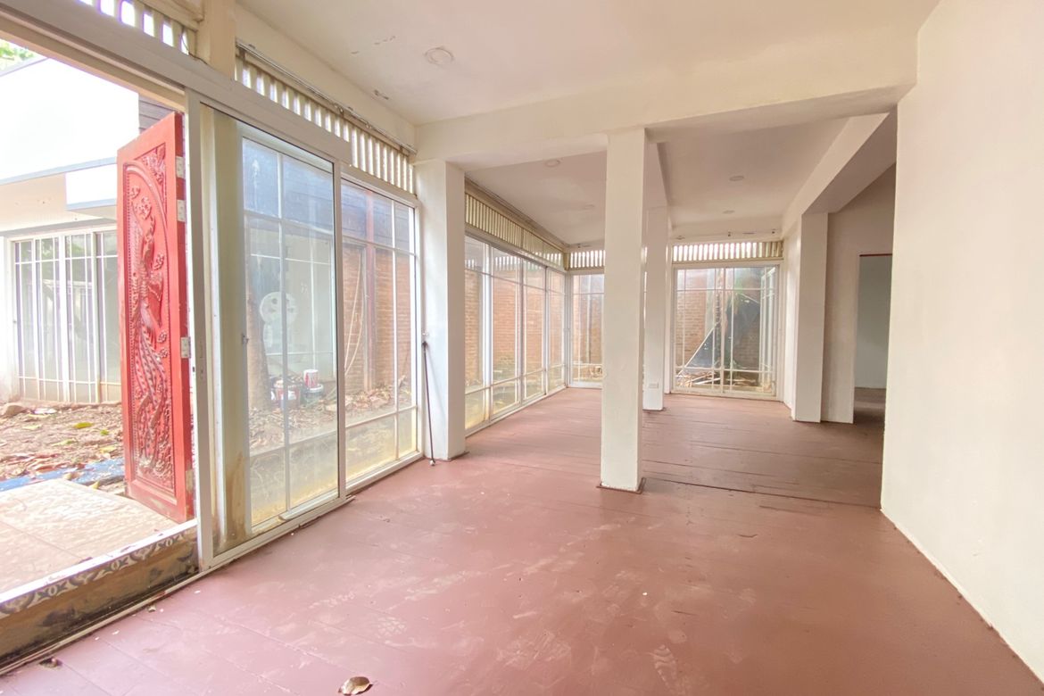 Commercial space for rent on Chang Klan Road