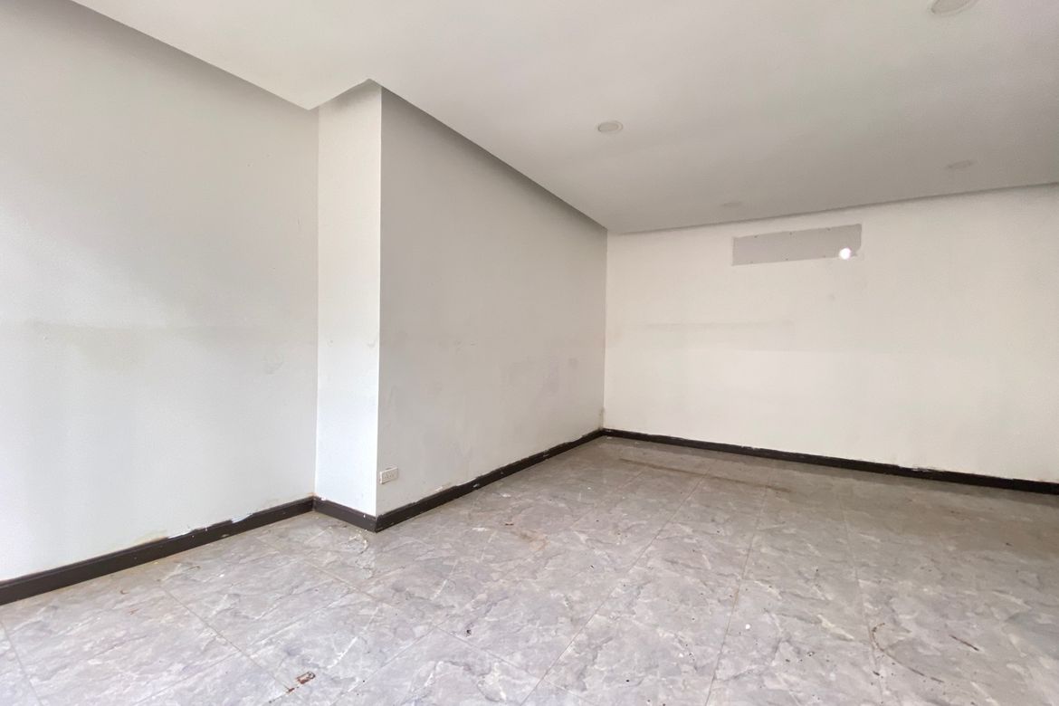 Commercial space for rent on Chang Klan Road