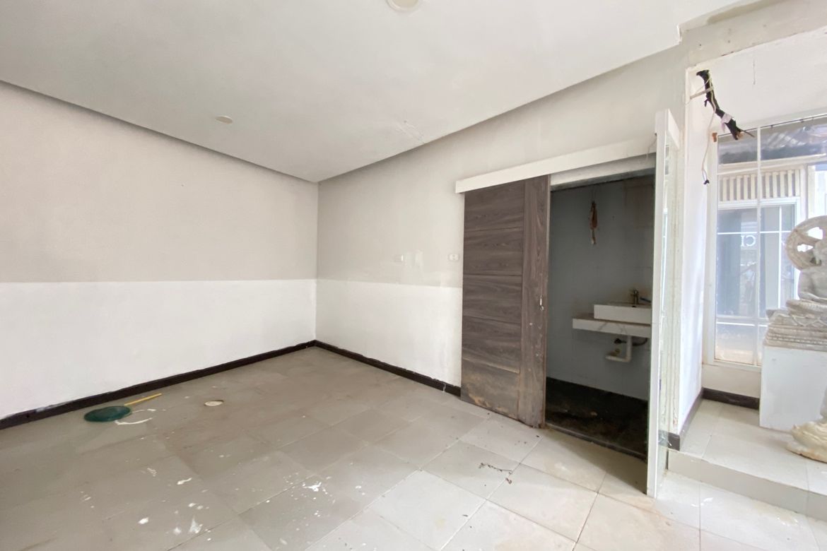 Commercial space for rent on Chang Klan Road