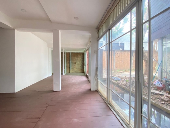 Commercial space for rent on Chang Klan Road