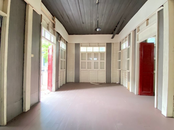 Commercial space for rent on Chang Klan Road