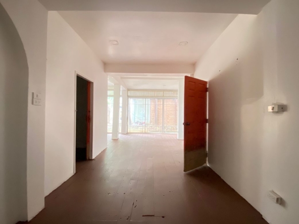Commercial space for rent on Chang Klan Road