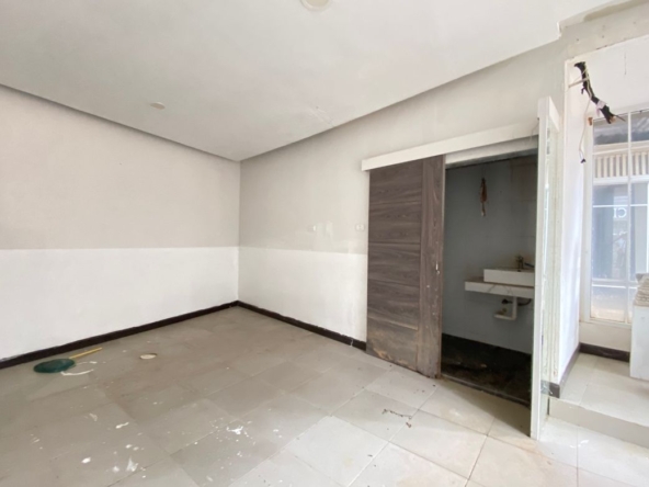 Commercial space for rent on Chang Klan Road