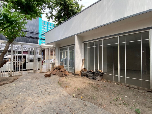 Commercial space for rent on Chang Klan Road