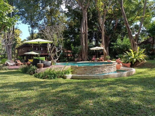 Hotel for sale in San Phisuea Chiang Mai-CMP-405