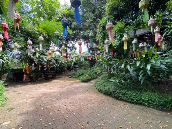 A restaurant for sale by the Ping River