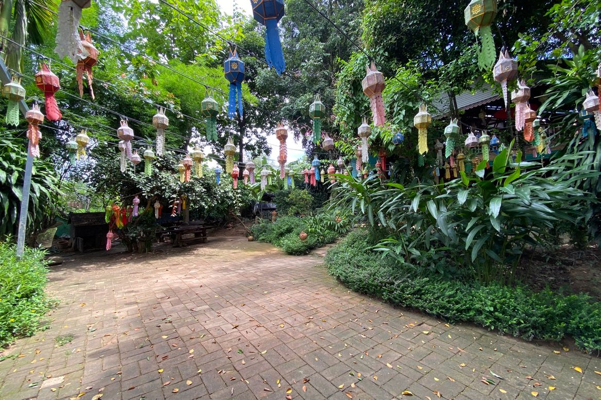A restaurant for sale by the Ping River