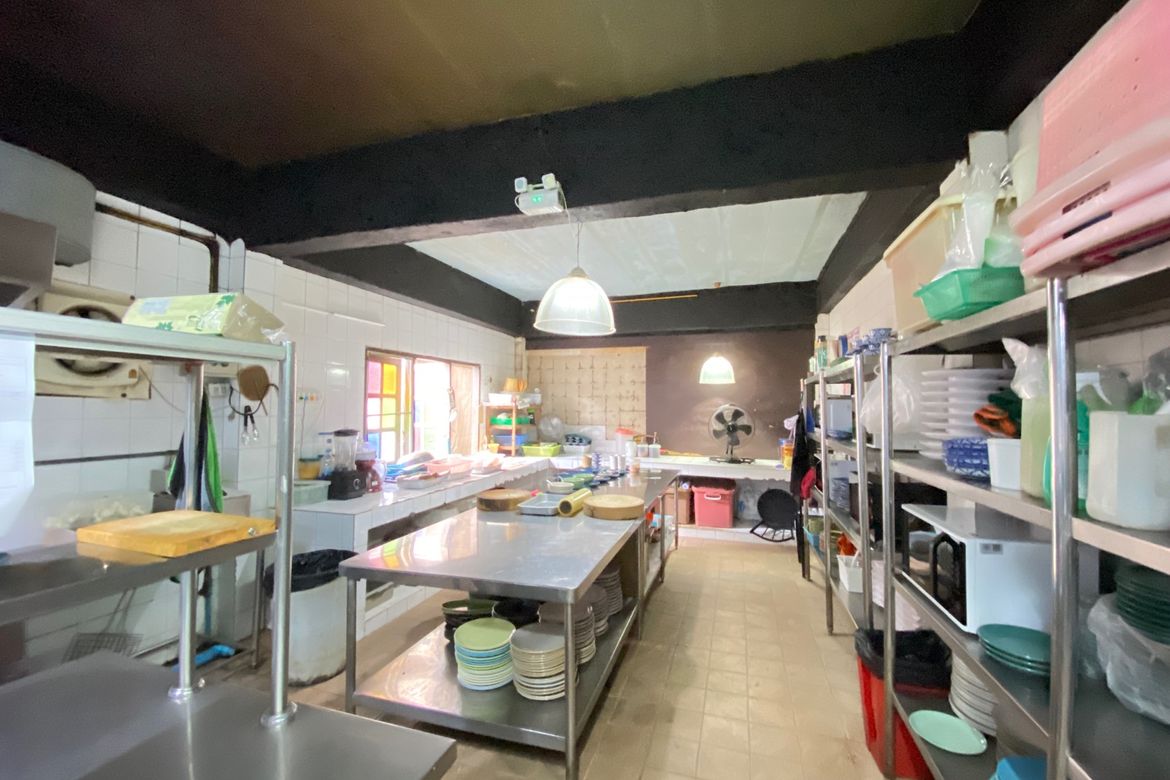 A restaurant for sale by the Ping River