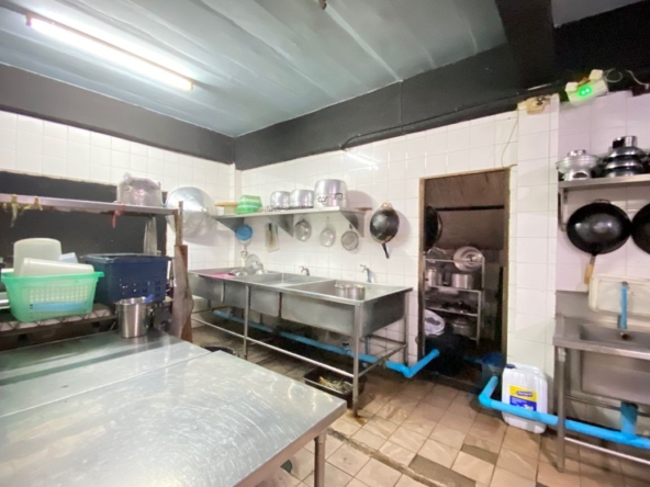 A restaurant for sale by the Ping River