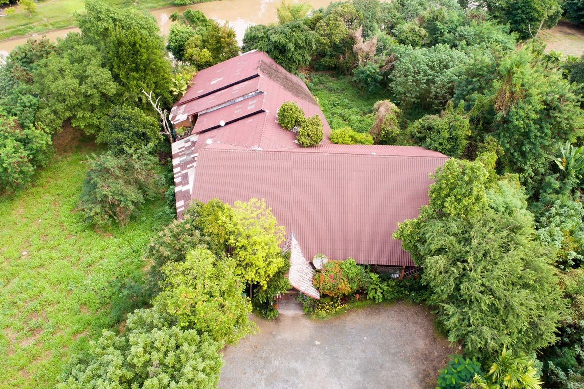 A restaurant for sale by the Ping River
