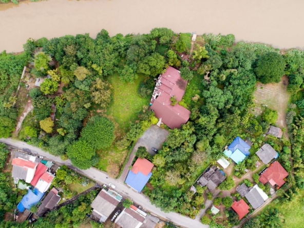 A restaurant for sale by the Ping River